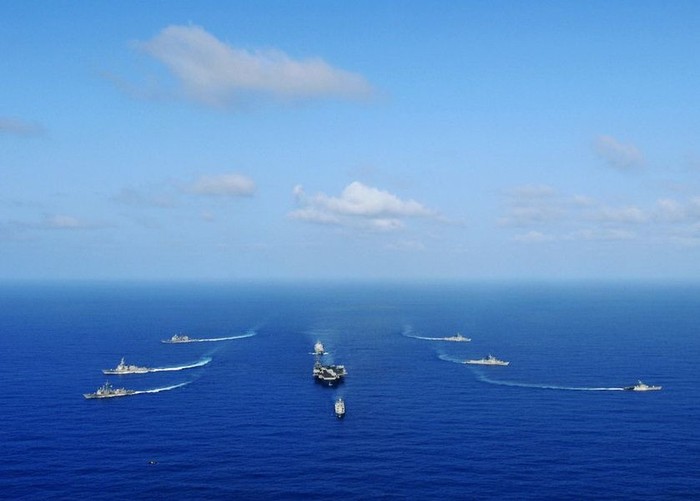 Tháng 4/2011, hải quân Mỹ và Ấn Độ đã có cuộc tập trận chung mang tên "Malabar-2011" ở Tây Thái Bình Dương, với sự tham gia của 9 tàu chiến, trong đó có tàu sân bay USS Ronald Reagan CVN-76 của hải quân Mỹ